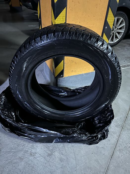 Зимние шины 235/60 18R