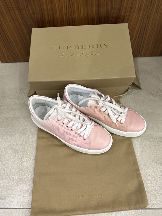 Маратонки Burberry 36 номер