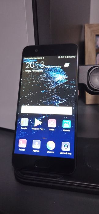 Vând huawei p10 .
