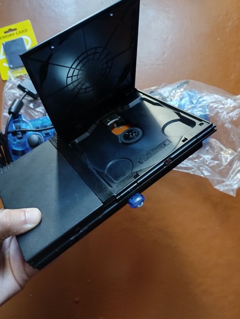 PS2 slim playstation2 sotiladi +bonusga TV
