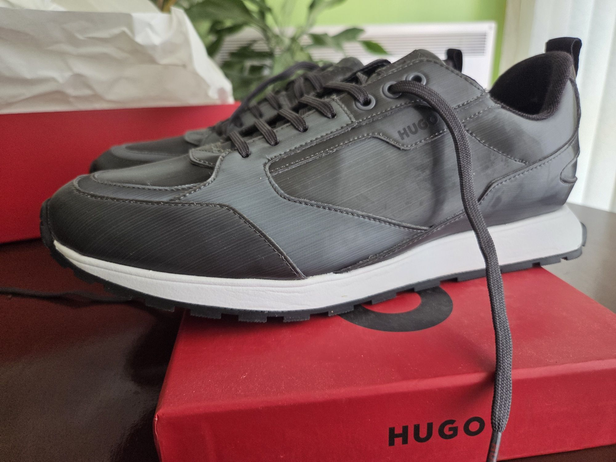 Маратонки Hugo boss 45 размер нови