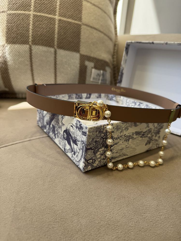 Колани Hermes, Dior, Chanel