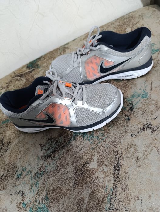 Nike Dual Fusion
