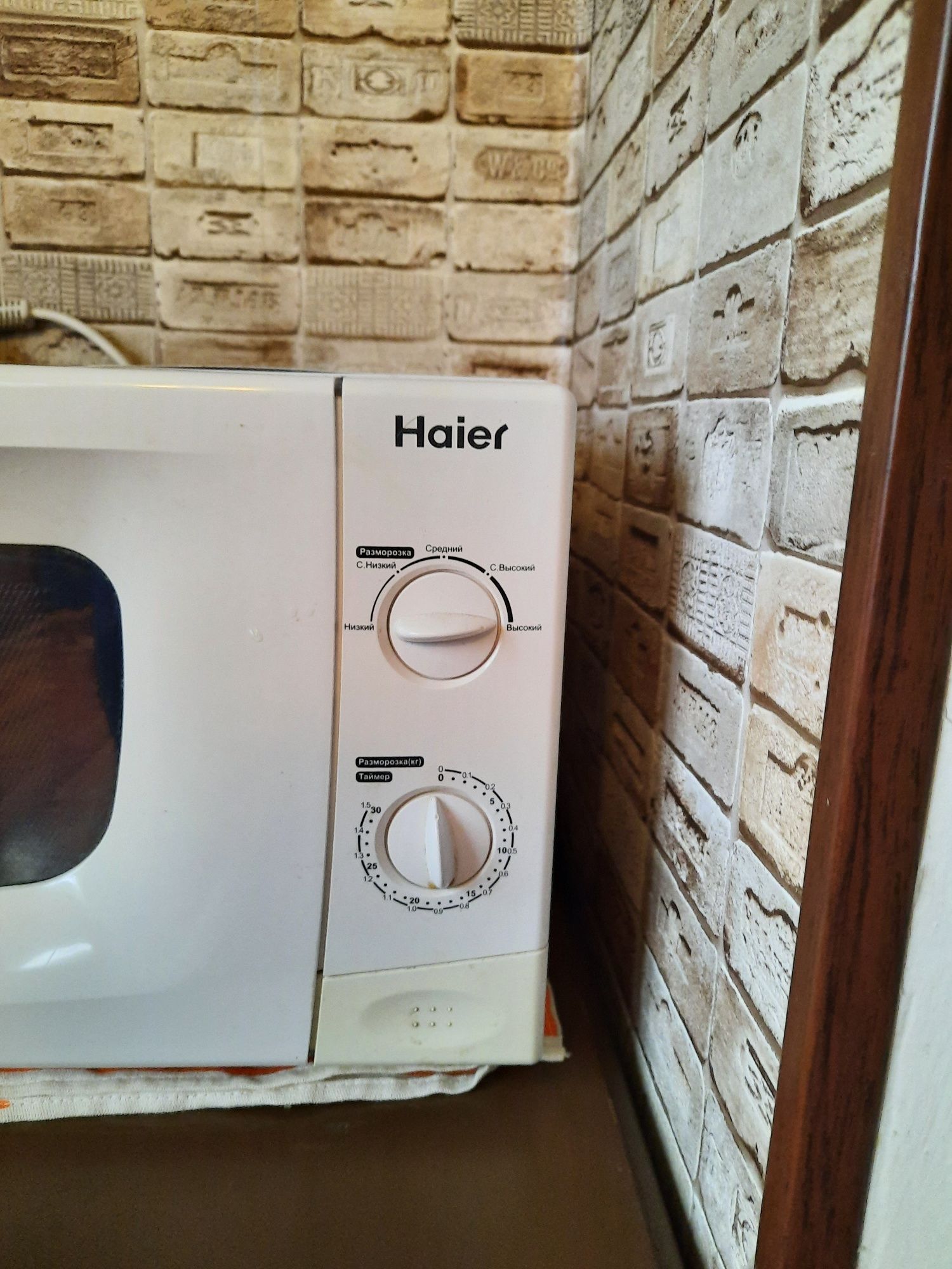 Продаю микроволновку Haier.