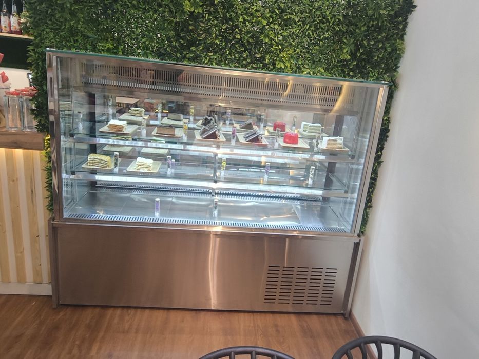 Витринный холодильник, перожни холодильник, торт холодильник