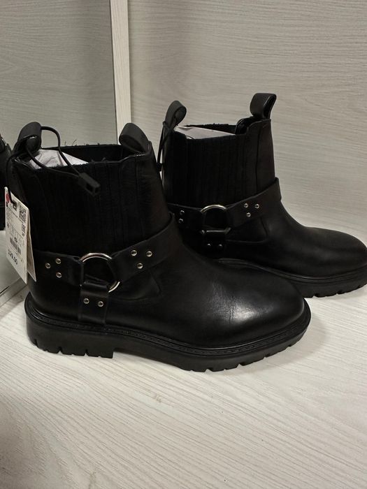 Zara Ботинки новые