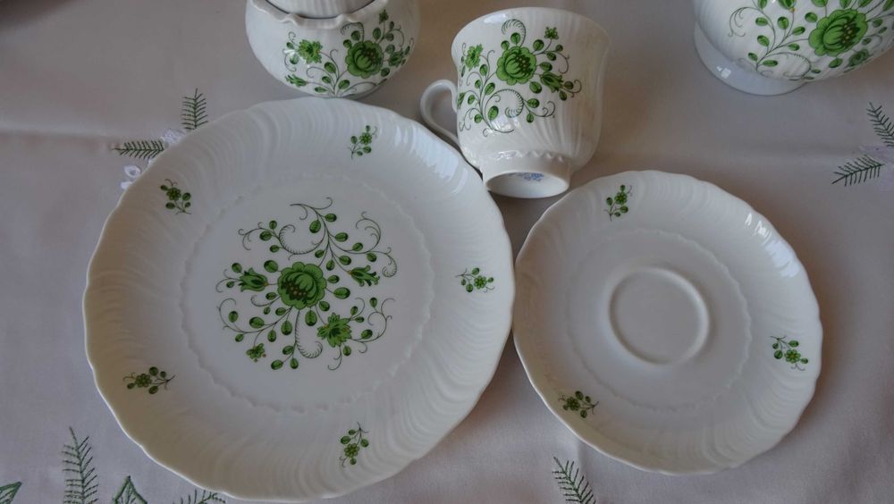 Костен порцелан- Royal Tettau Grüne Blume Porzellan