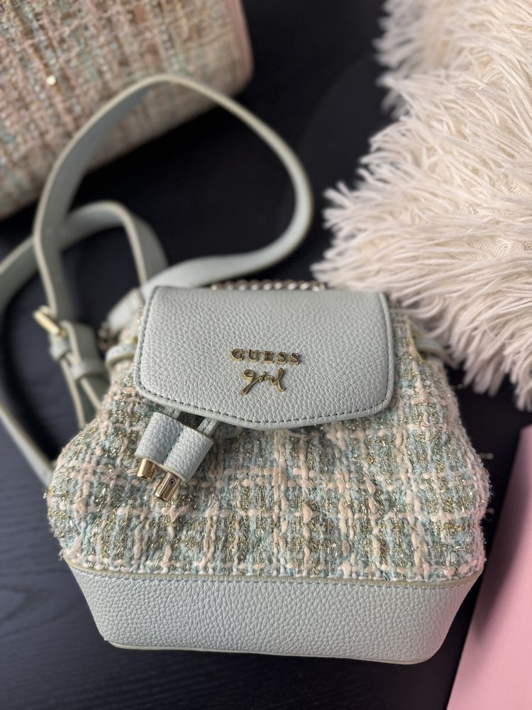 Дамска раничка Guess