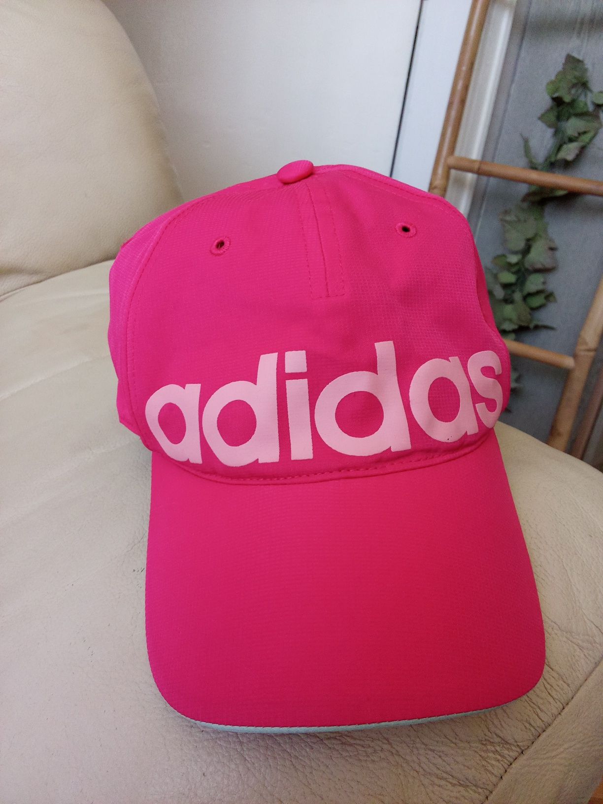 Adidas шапка с козирка