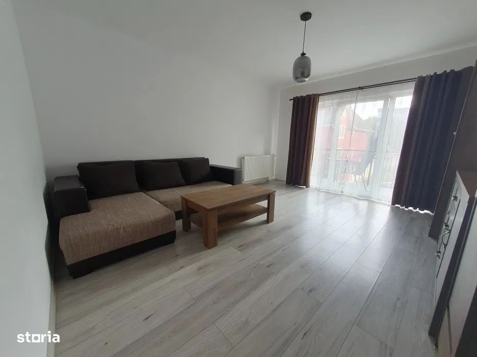 Apartament cu 1 camera, plus mansarda cu scara interioară, zona Agoră
