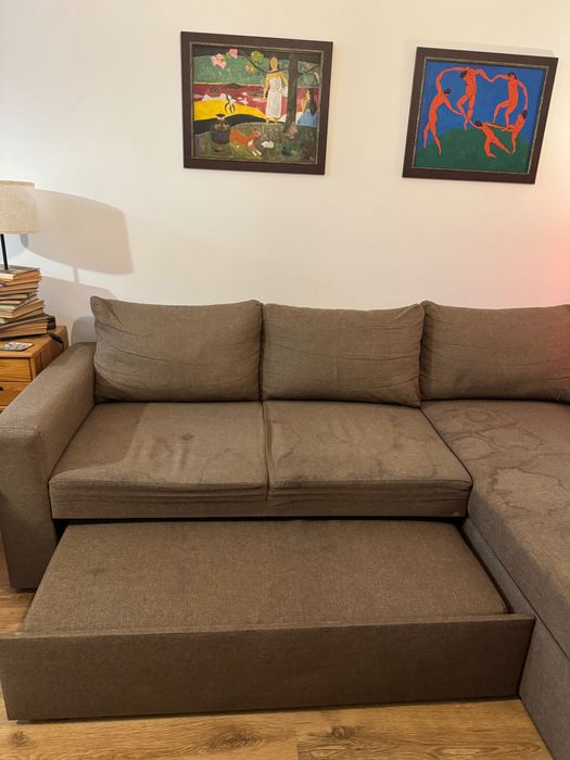 Разтегателен диван с място да съхранение