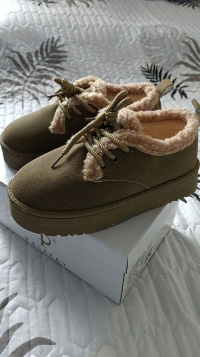Зимние ботинки угги 35 размер