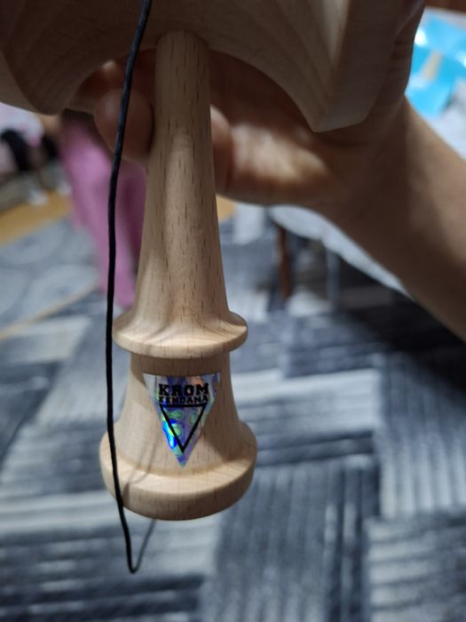 Kendama krom pop din America