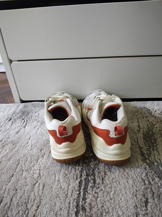 Vând Sneakers nike Tech Hera