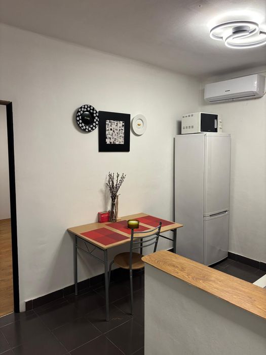 Dau in chirie apartament 2 camere, zonă centrală