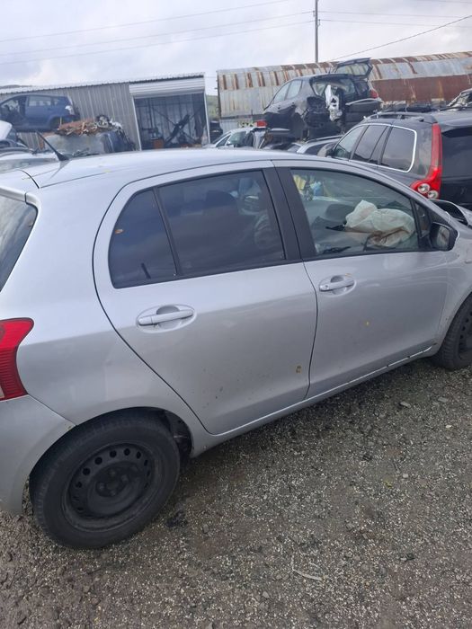 Toyota Yaris 2008 година 1.3 VVT-I  бензин Автоматик  87к.с