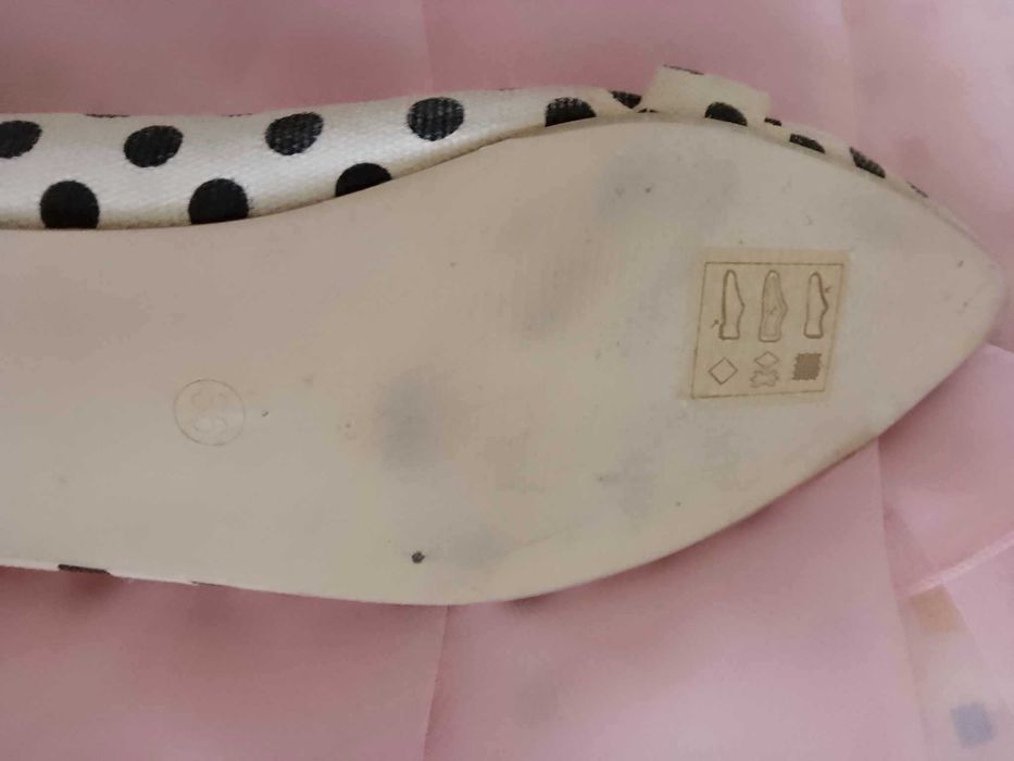 Balerini 36 purtati o seara