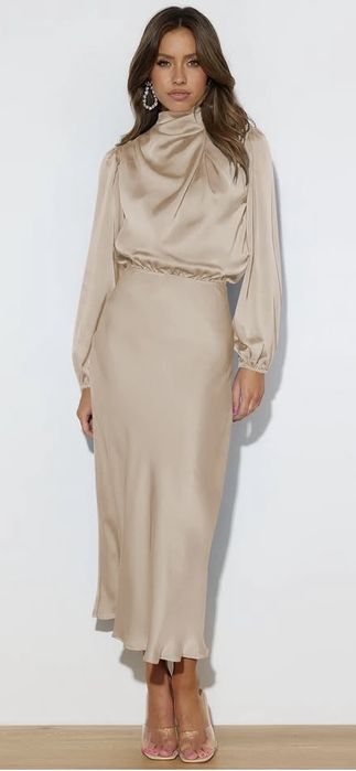 Платье атласное новое