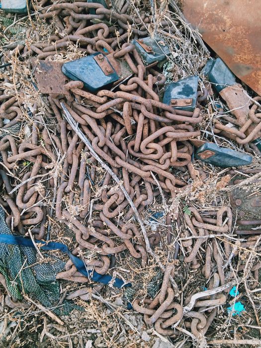 Цепь транспортерная,насос поливной и другое.