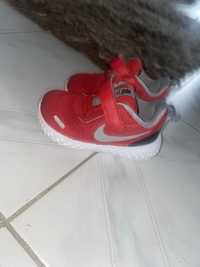 Adidasi Nike marimea 22