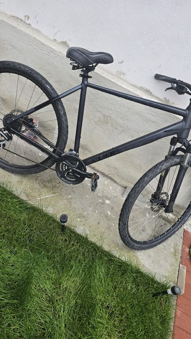 Vând bicicleta Cube