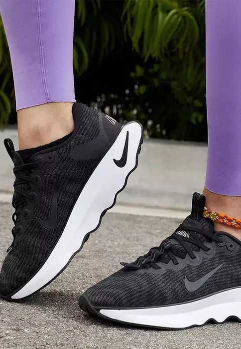 Дамски маратонки Nike Motivia