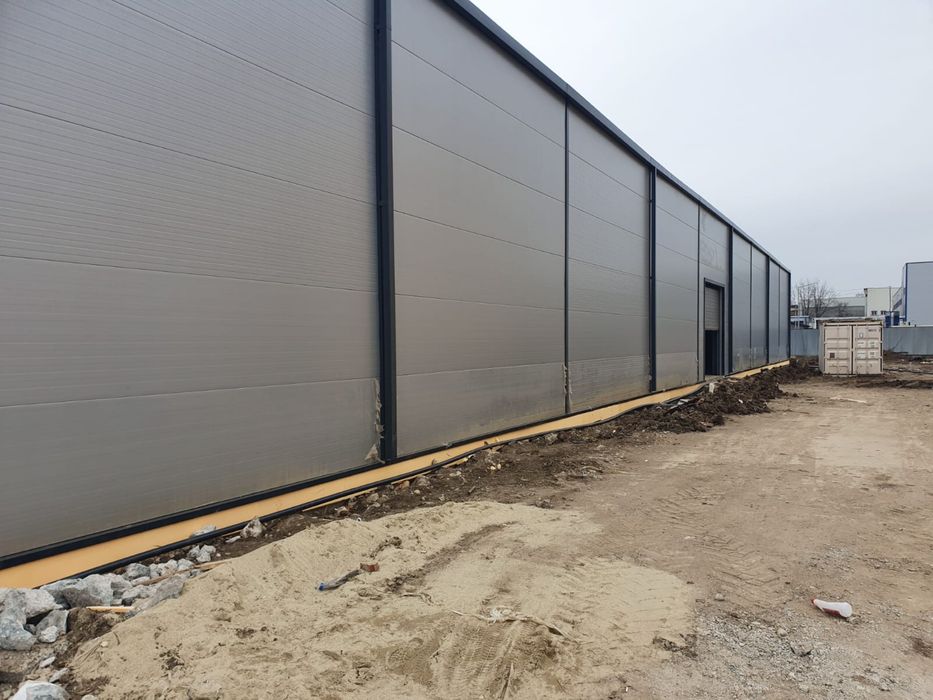 • Vand Hala Metalica COMPLETA cu panouri sandwich la PRET bun