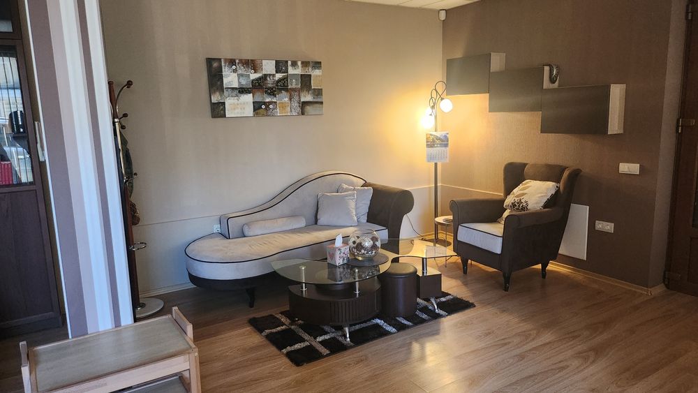 Комплект или по отделно диван-лежанка, фотьойл, килимче и холна масичк