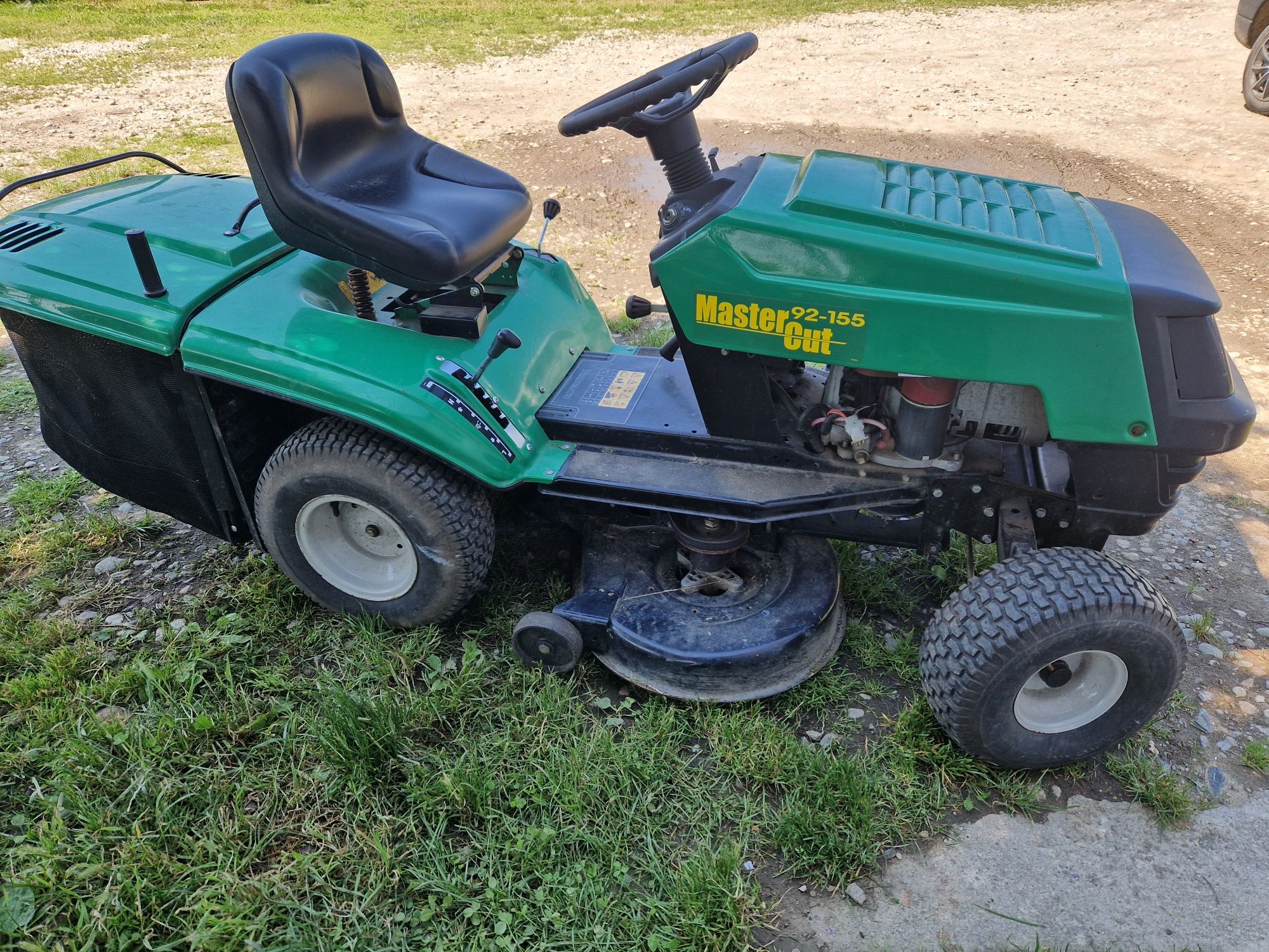 Tractoras de tuns gazon