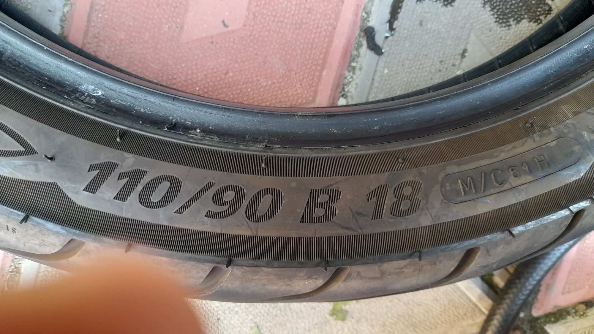 Vand 2 anvelope de motocicleta 110/90 B18 și 150/90 B15 MICHELIN