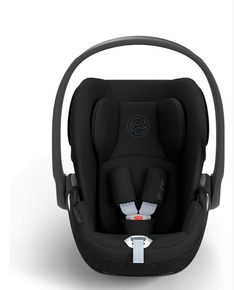 Автокресло Cybex черного цвета