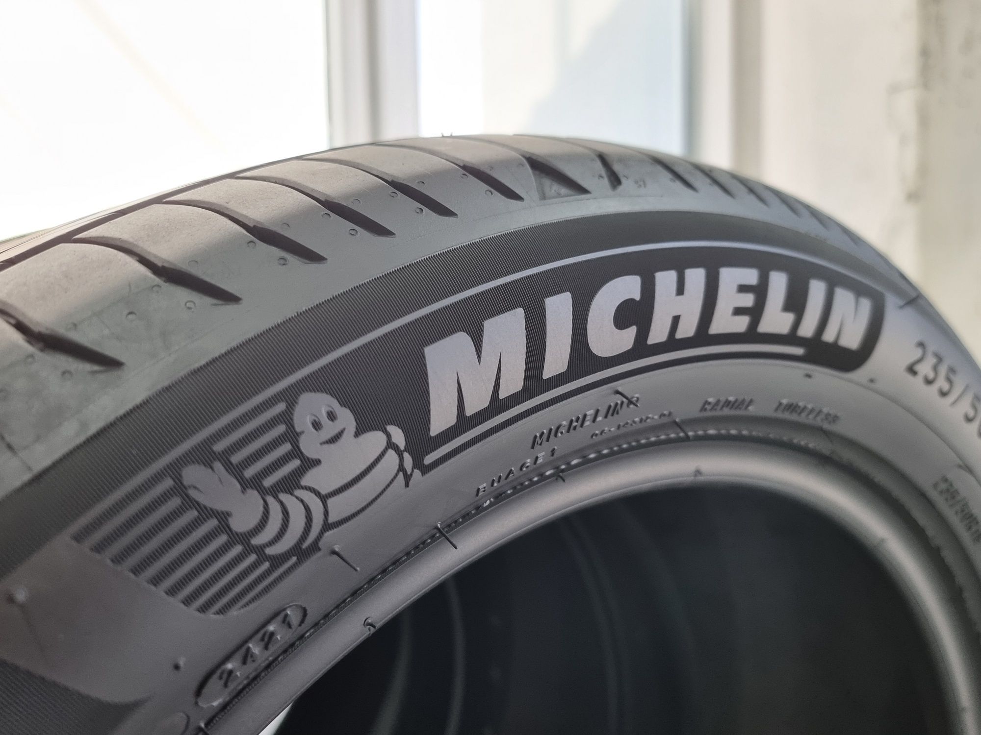 "Dot 21" 235/50/19 Michelin 4Броя: 660лв 6.8мм като Нови!