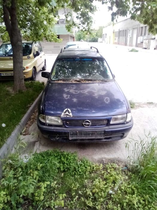 Части за Opel Astra F Caravan 1.6 16v 100hp Ел стъкла/колата вече е на