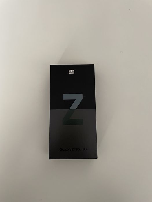 Samsung Z Flip 3 - cutie - incarcator - huse