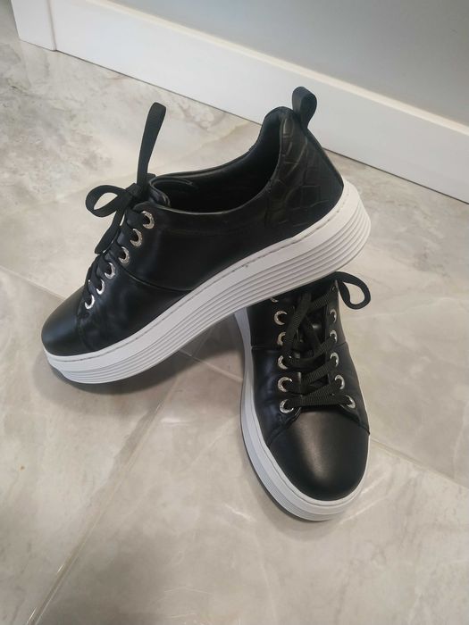 Дизайнерски дамски кецове Nine West. Намалена цена само 79.00 лв.