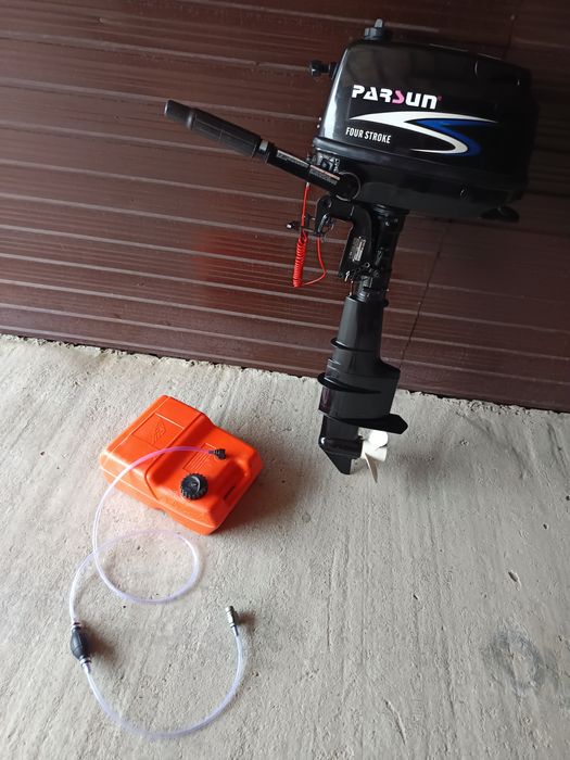 Barca gonflabila cu motor