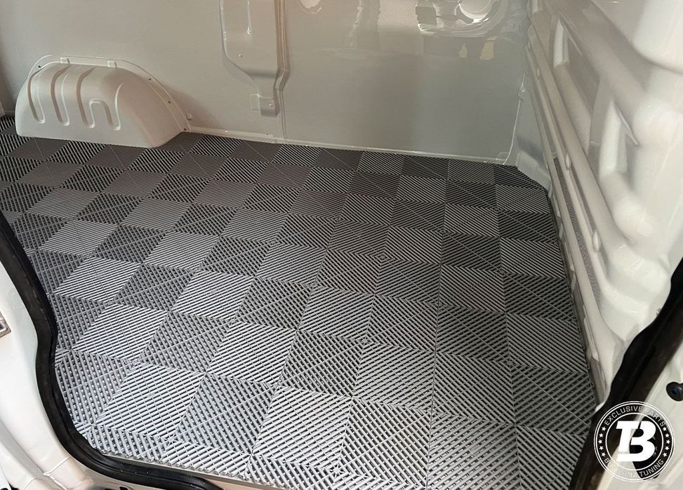 Pardoseala Modulara pentru Garaj si Ateliere Detailing Masina Frigorifica