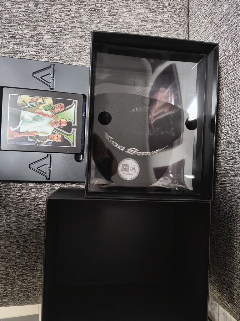 GTA 5 Collectors edition Box PS4