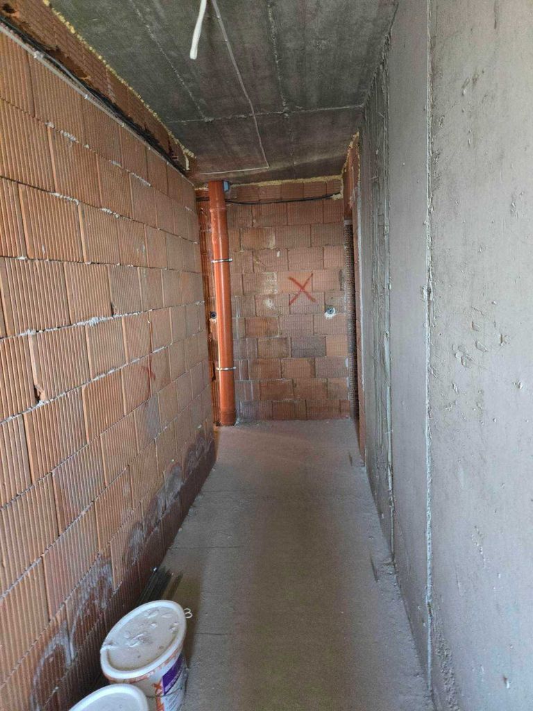 Продава се Двустаен апартамент в Пловдив, Гагарин - 72 кв.м за 1084 €/кв.м - Снимка #7