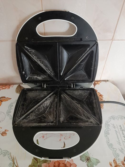 Sandwich toaster