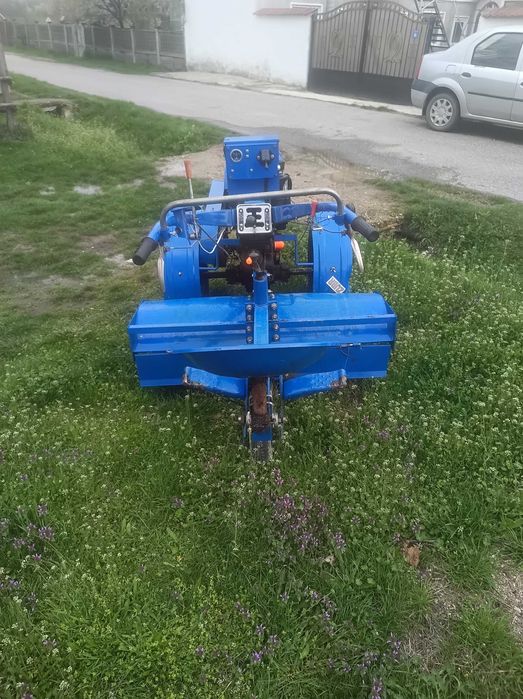 Motocultor cu freză