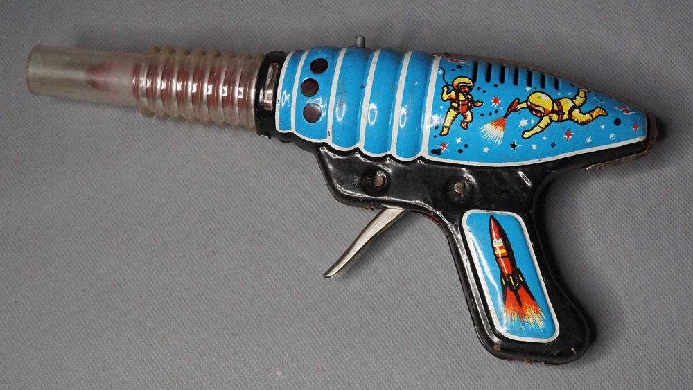 Стара метална ламаринена играчка космос космически пистолет