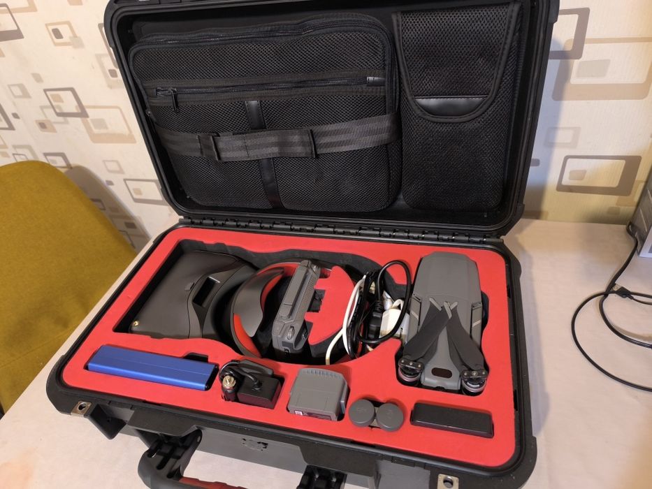 DJI Mavic 2 Zoom Fly More + DJI Googles multe accesori