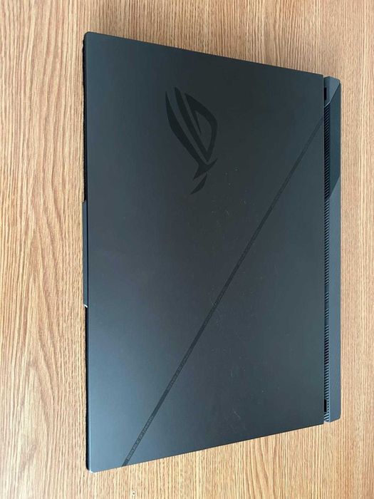 Laptop ASUS Gaming ROG Strix G16, QHD+ 240Hz, Procesor i9 14900HX
