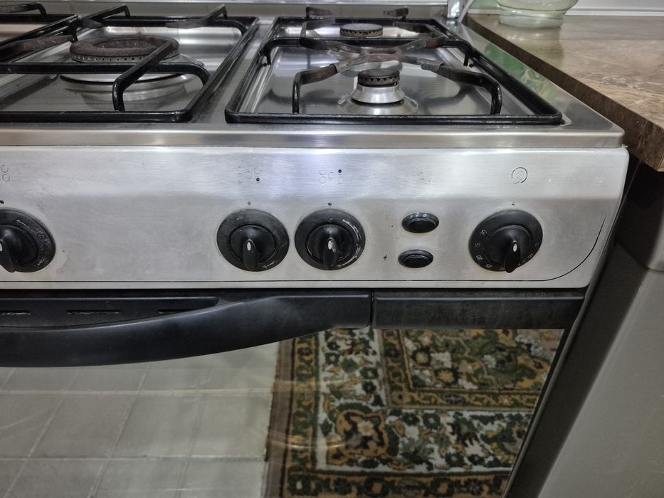 плита кухонная , 5 комфорок