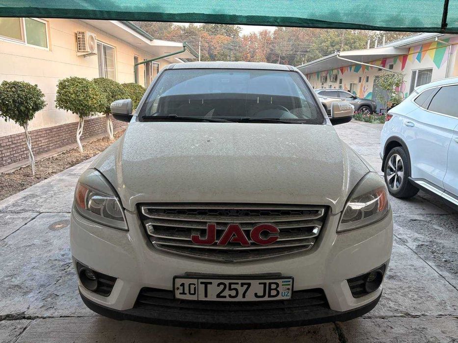Срочно продам машину JAC