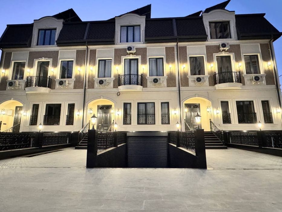 Продается 4 уровневый ТАУНХАУС