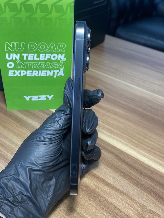iPhone 15 Pro Max / 256 GB / Sănătate baterie 92% / Ca nou