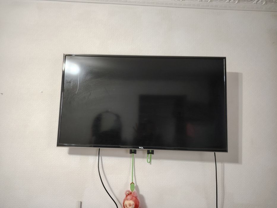 Продам телевизор TCL