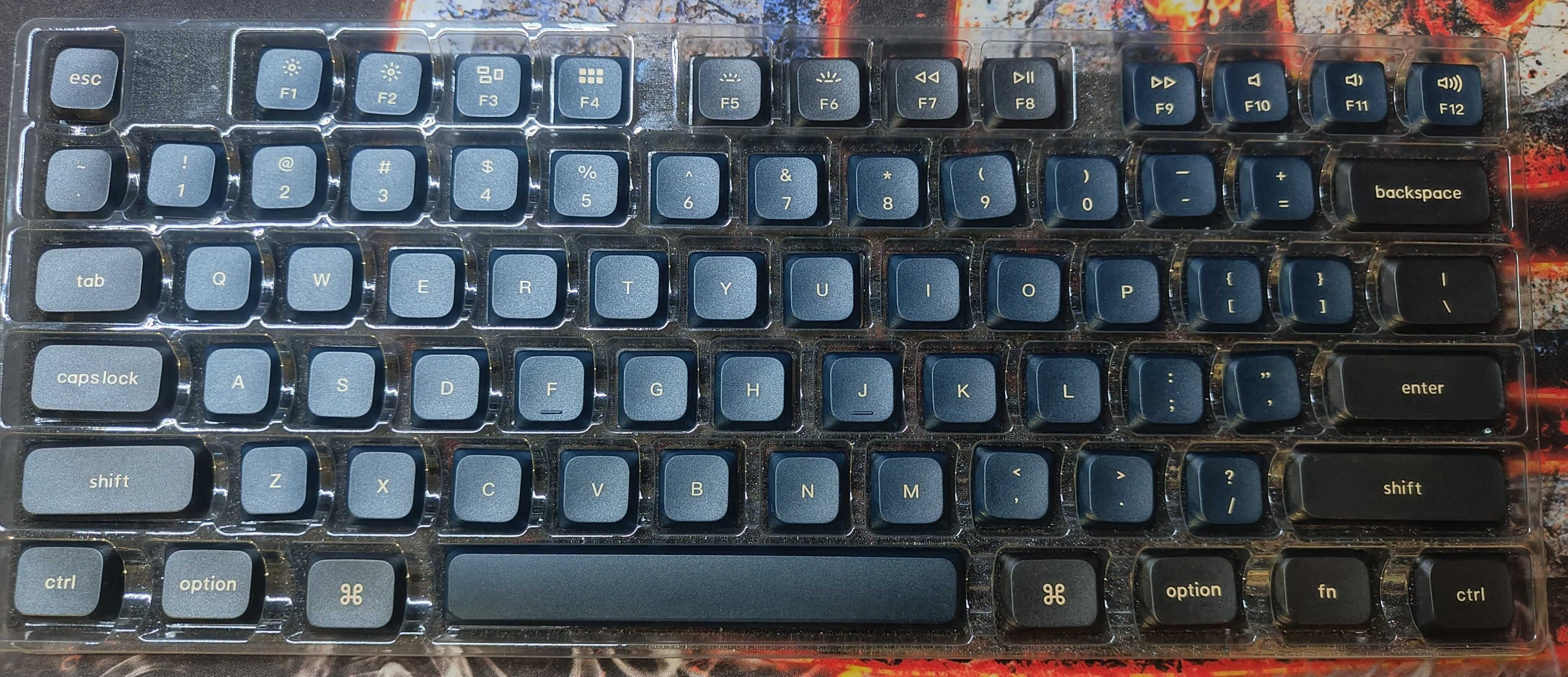 Taste LSA Keychron PBT (keycaps)